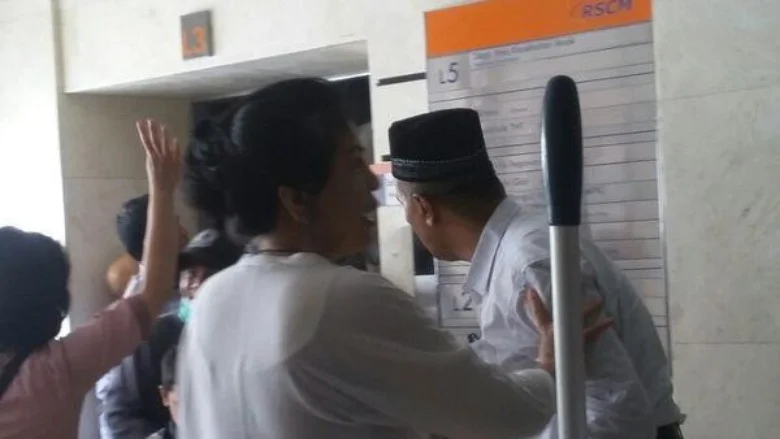 Mati Lampu, 7 Orang Terjebak di Lift Ruang Jalan RSCM